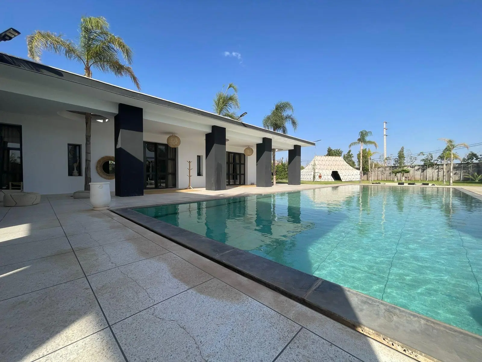 Prestigieuse villa en location longue durée
