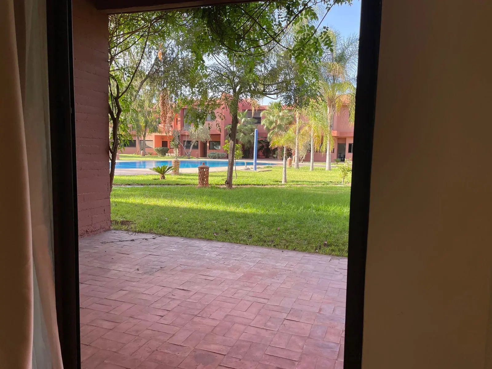 Appartement en rez-de-jardin _ résidence sécurisée _ piscine