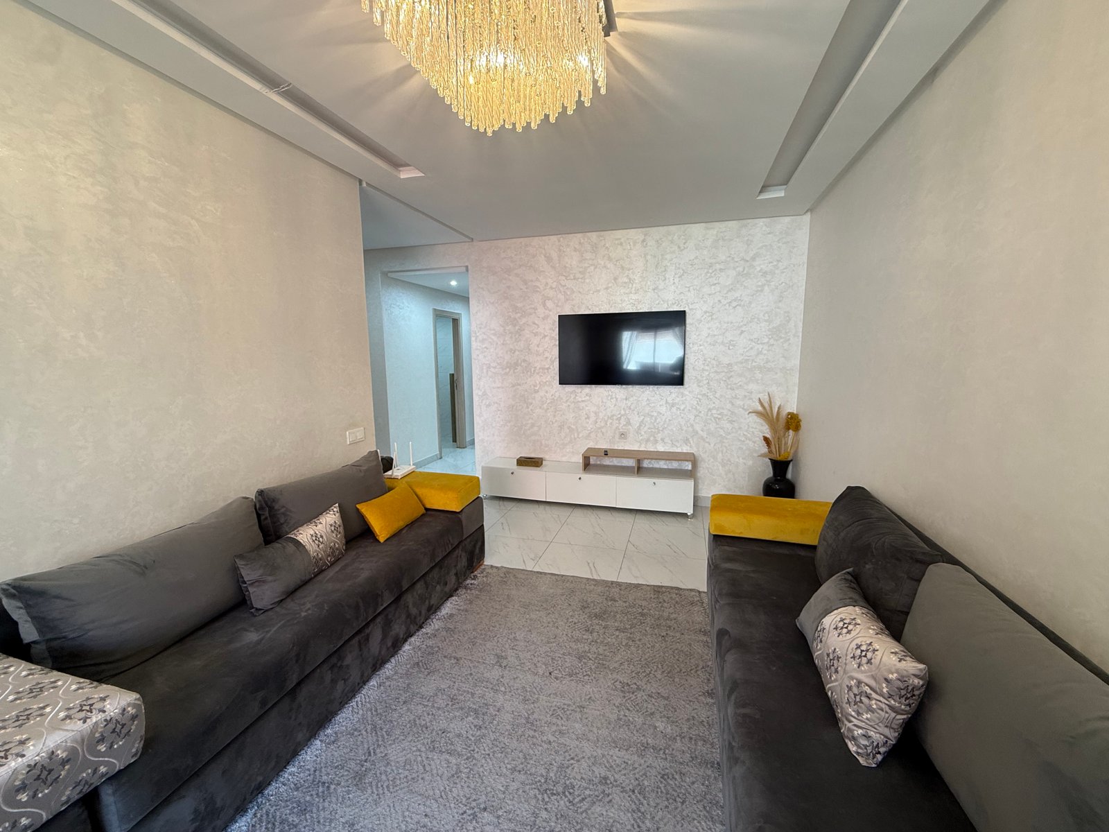 Agréable deux chambres avec piscine  - Image 2