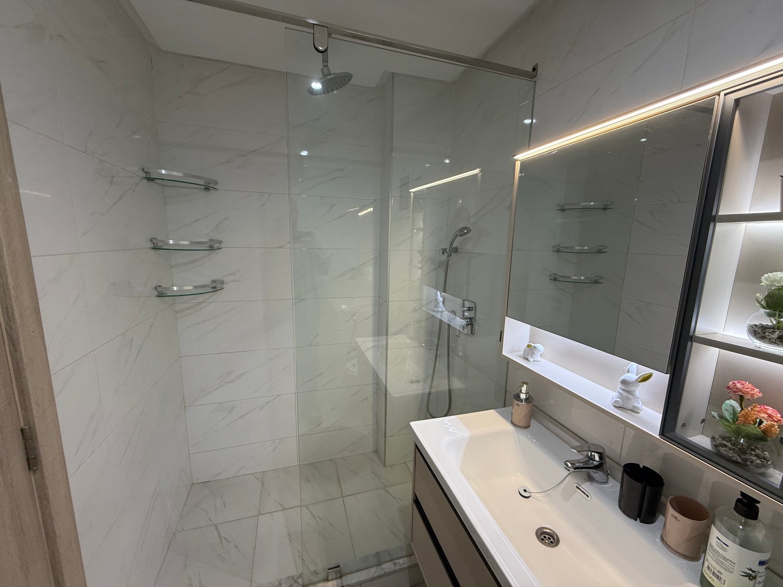 Agréable deux chambres avec piscine  - Image 7