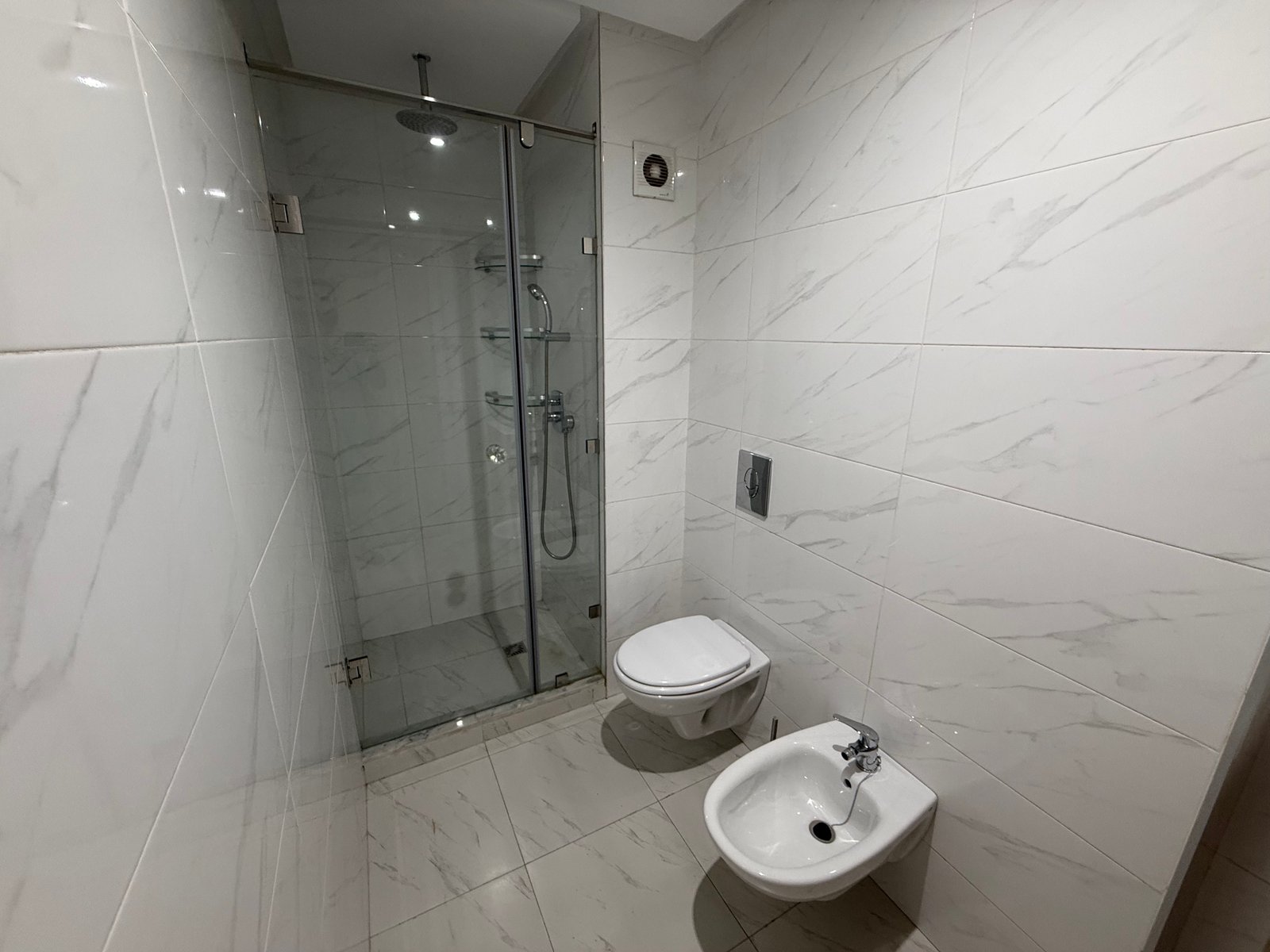 Agréable deux chambres avec piscine  - Image 10