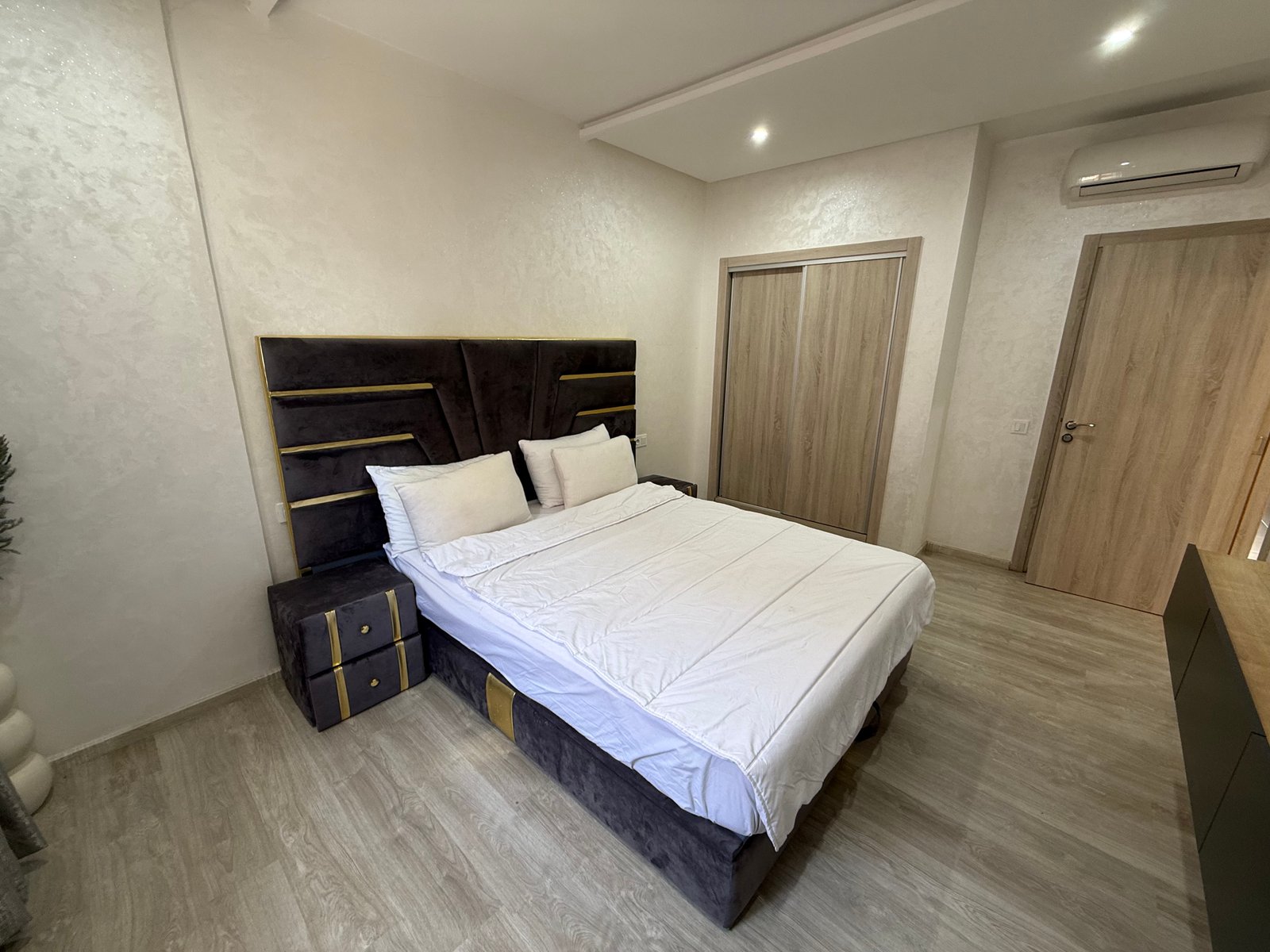 Agréable deux chambres avec piscine  - Image 5