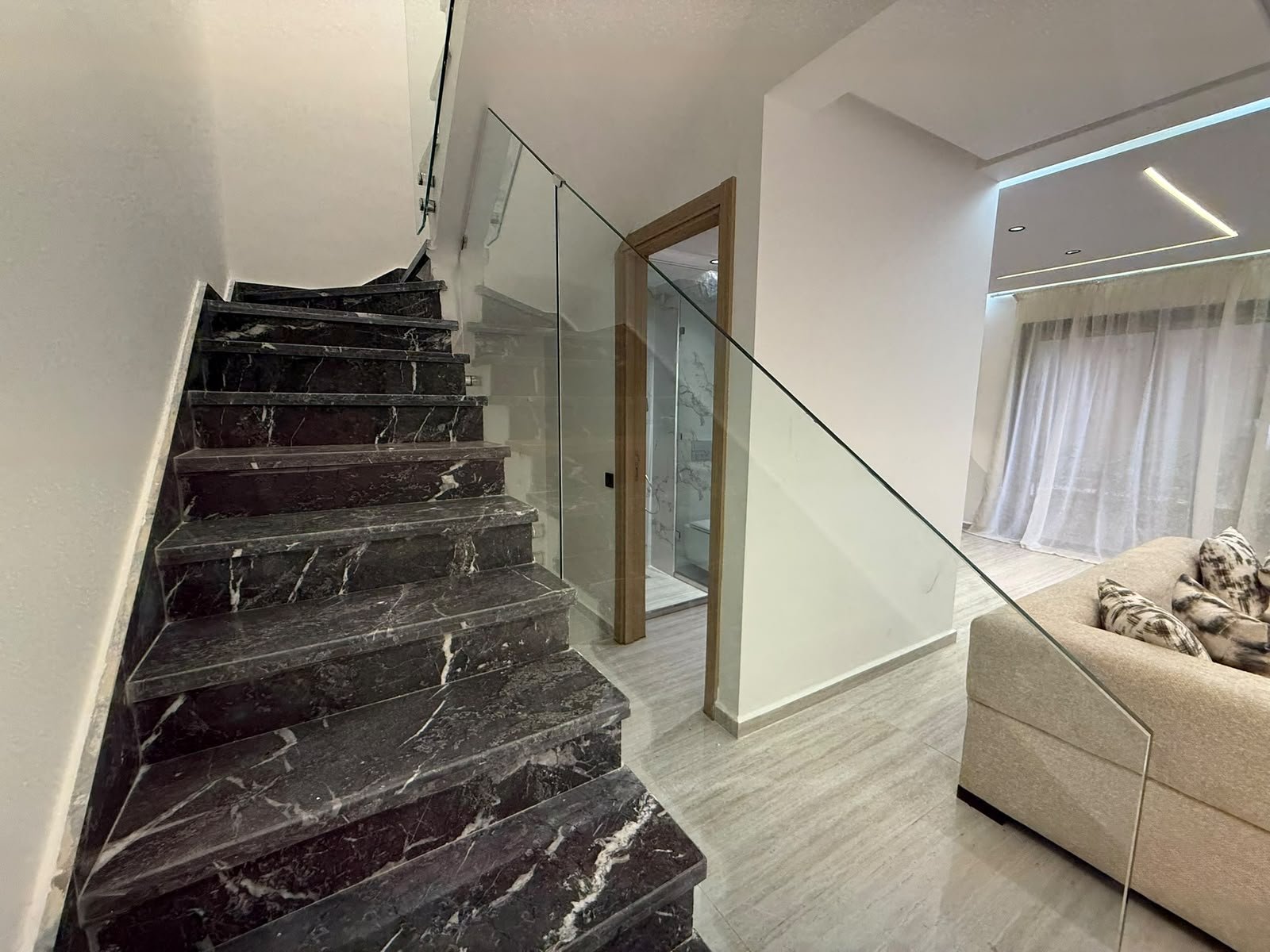 Neuf | Appartement duplex disponible à la location longue durée - Image 9